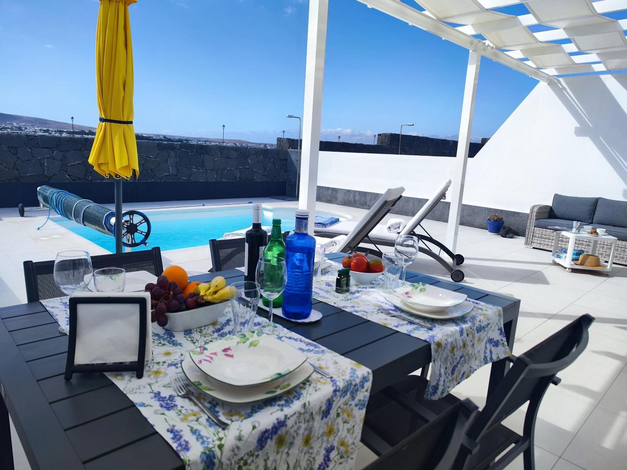 Villa Perla Blanca En Playa Blanca Exterior photo